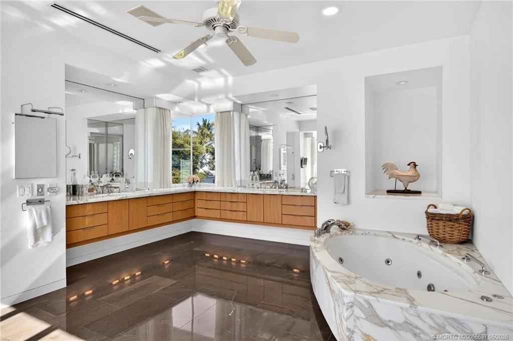 Photo of 7034 SE Harbor Circle
