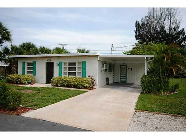 Photo of 304 SE Villas Street