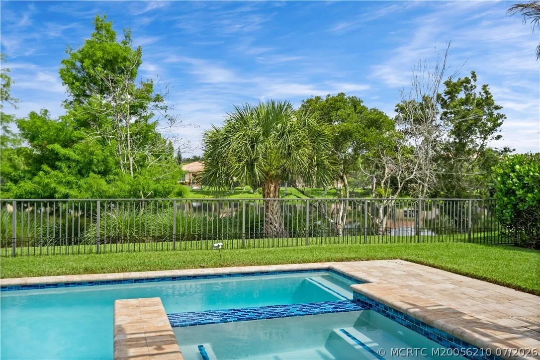 Photo of 1063 SW Triste Way
