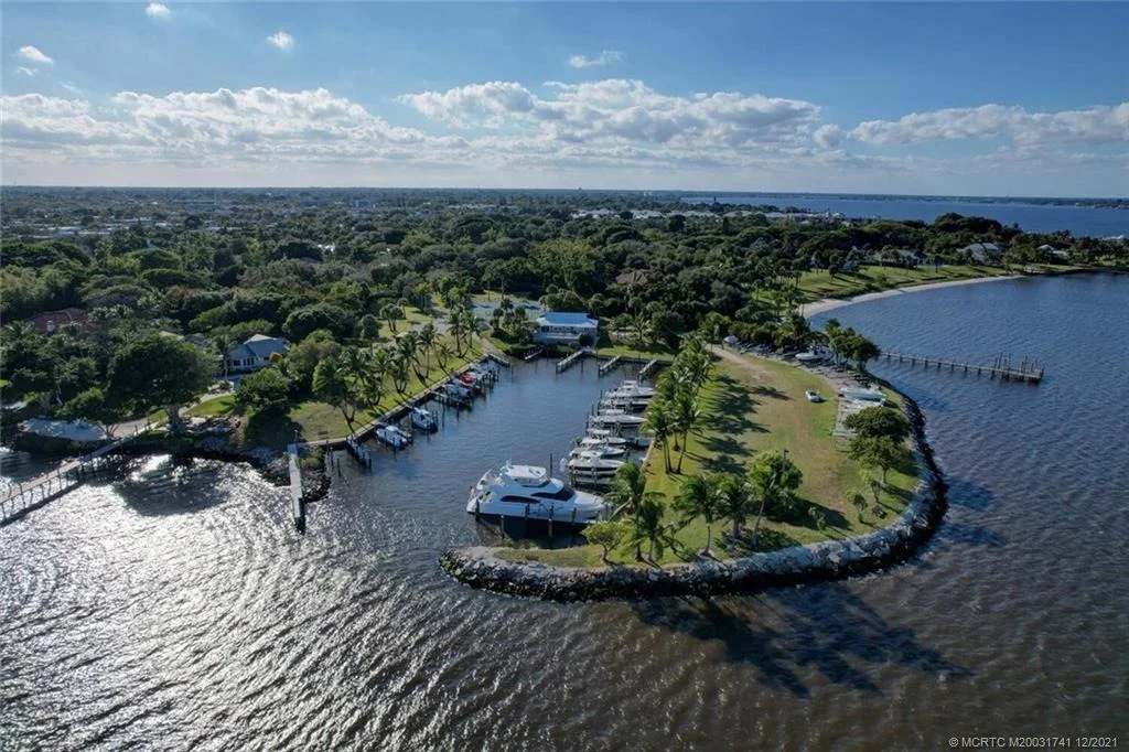 Photo of 21 SE Harbor Point Drive