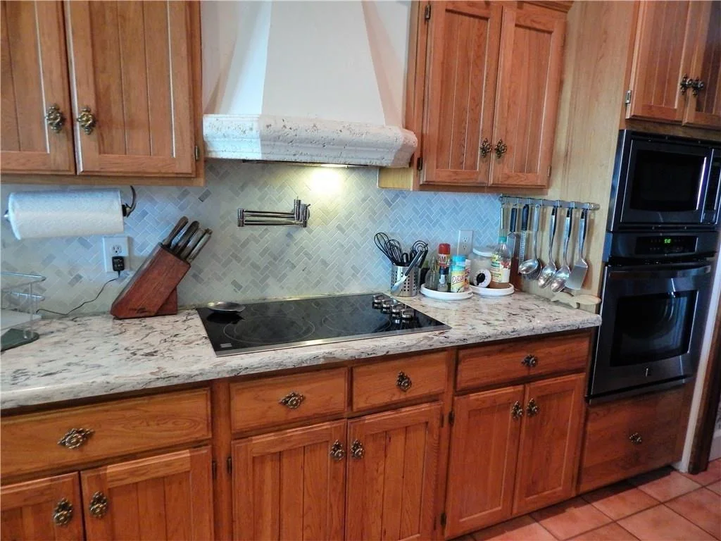 Photo of 661 NW Sunset Drive