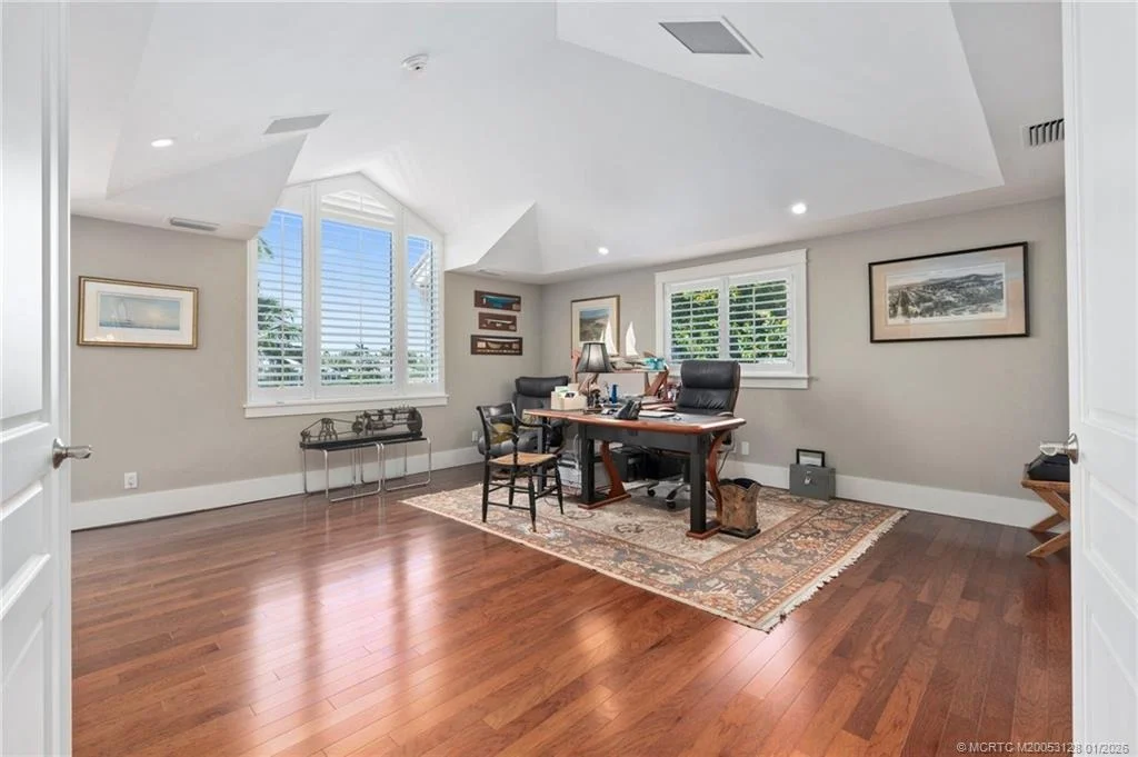 Photo of 6460 SE Harbor Circle