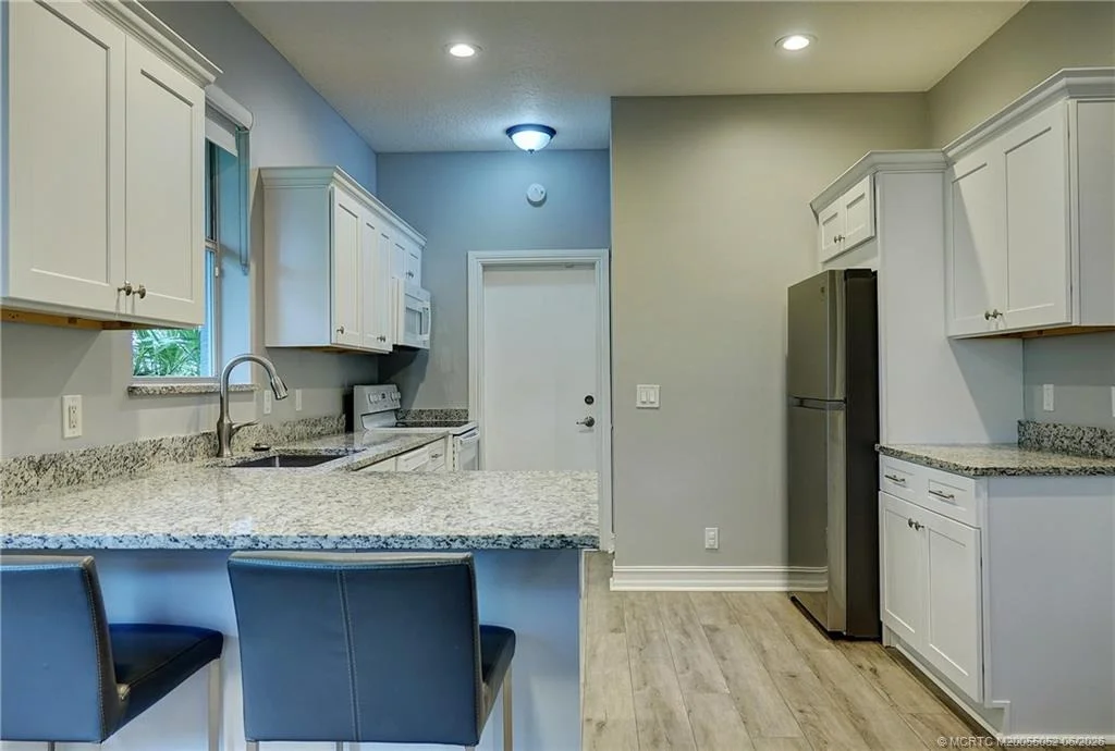 Photo of 18421 Lake Bend Drive