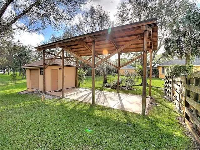 Photo of 2090 SW Hackman Terrace