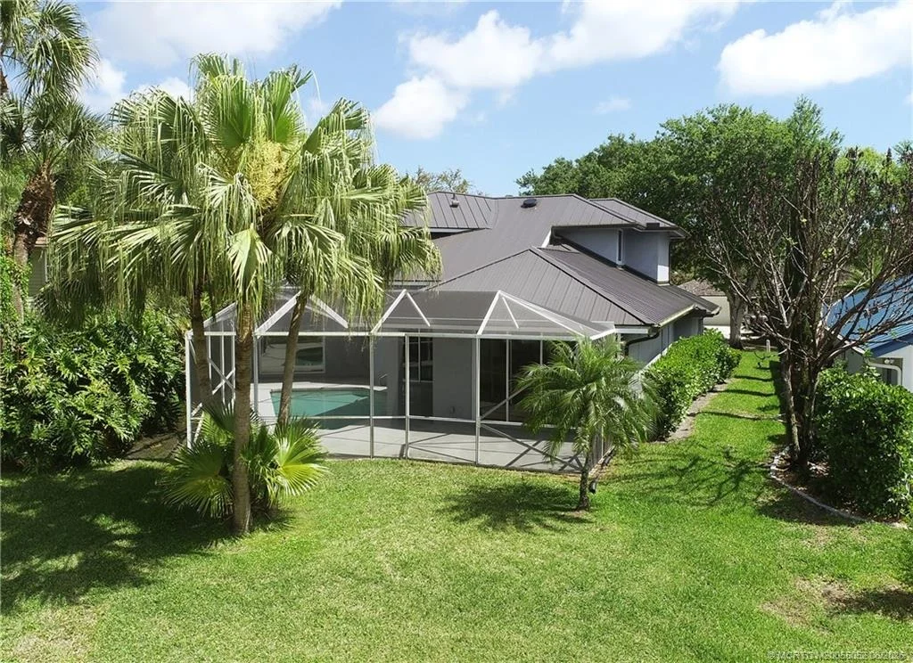 Photo of 18421 Lake Bend Drive
