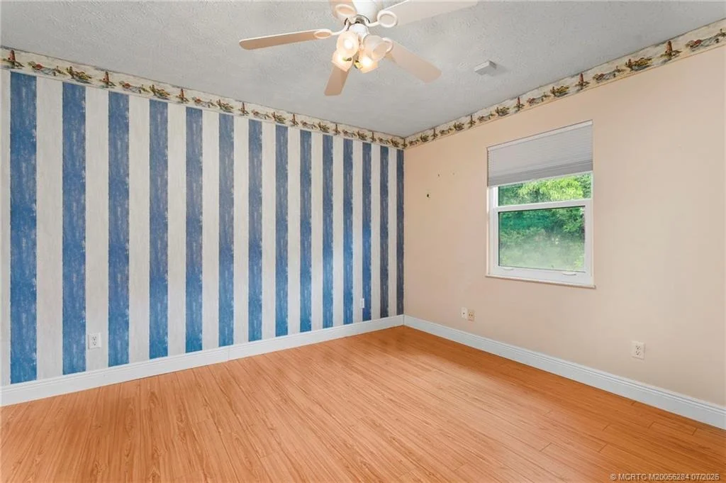 Photo of 530 SE Woods Edge Trail