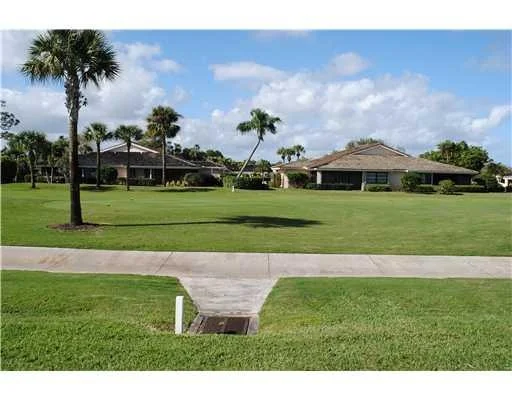 Photo of 17048 TRAVERSE Circle