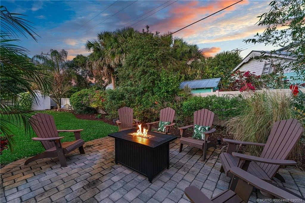 Photo of 333 SE Oriole Avenue