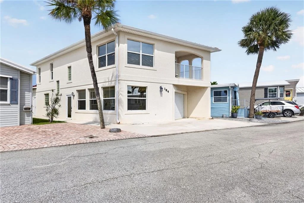Photo of 184 Nettles Boulevard