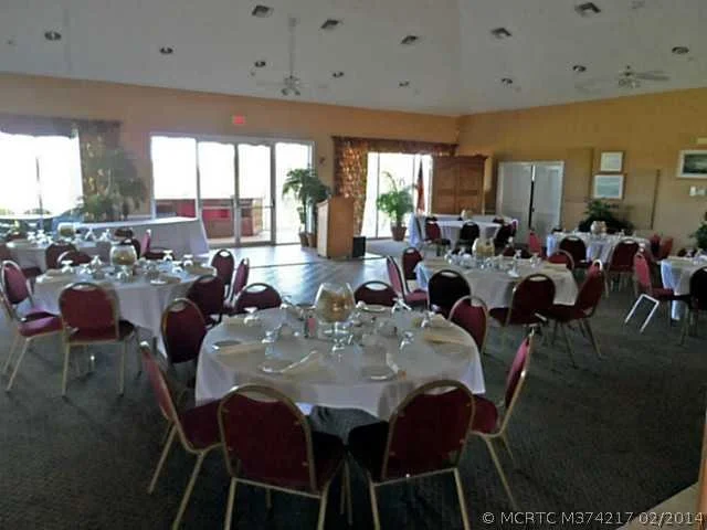Photo of 780 NW Red Pine Way