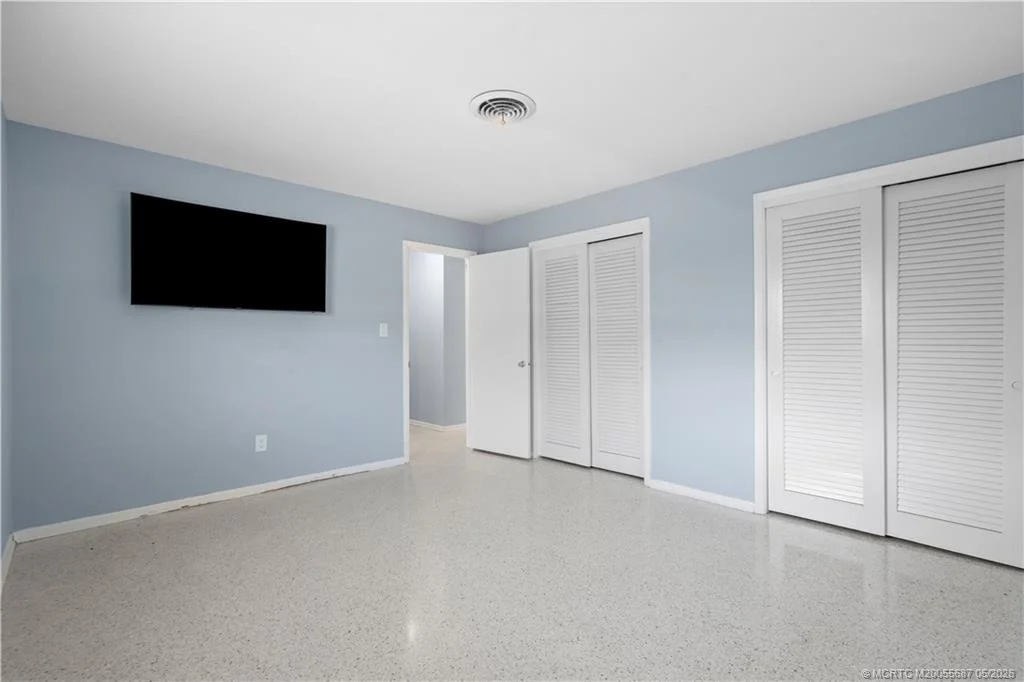 Photo of 391 SE Edgewood Drive