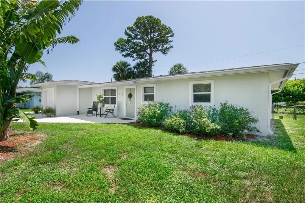 Photo of 715 SE Alamanda Way