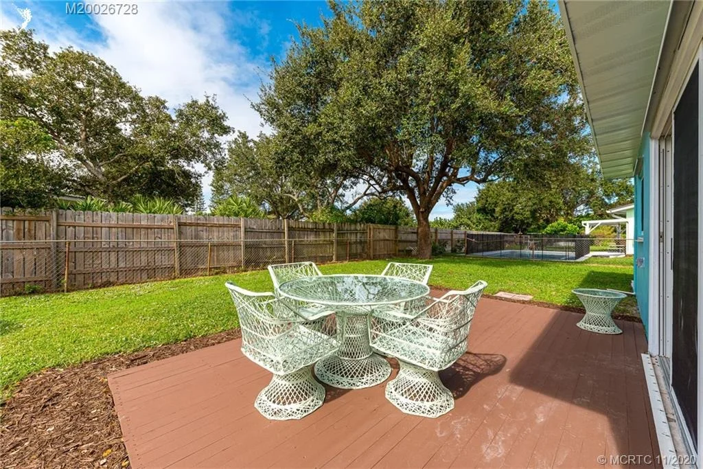 Photo of 1045 NW Terrace Road