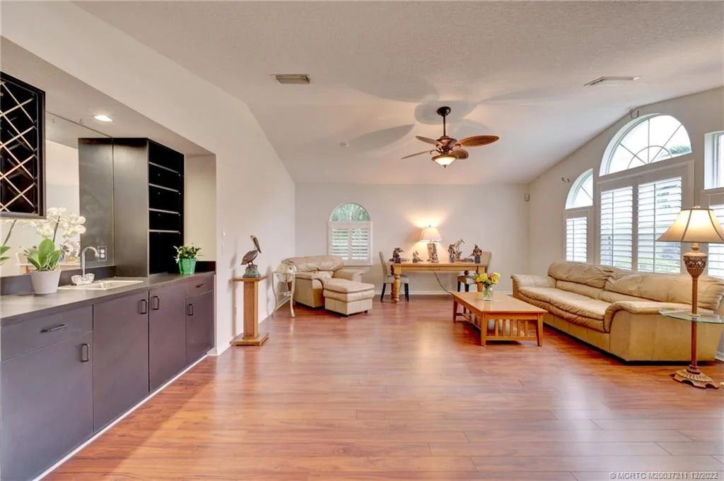 Photo of 4212 SE Rainbows End