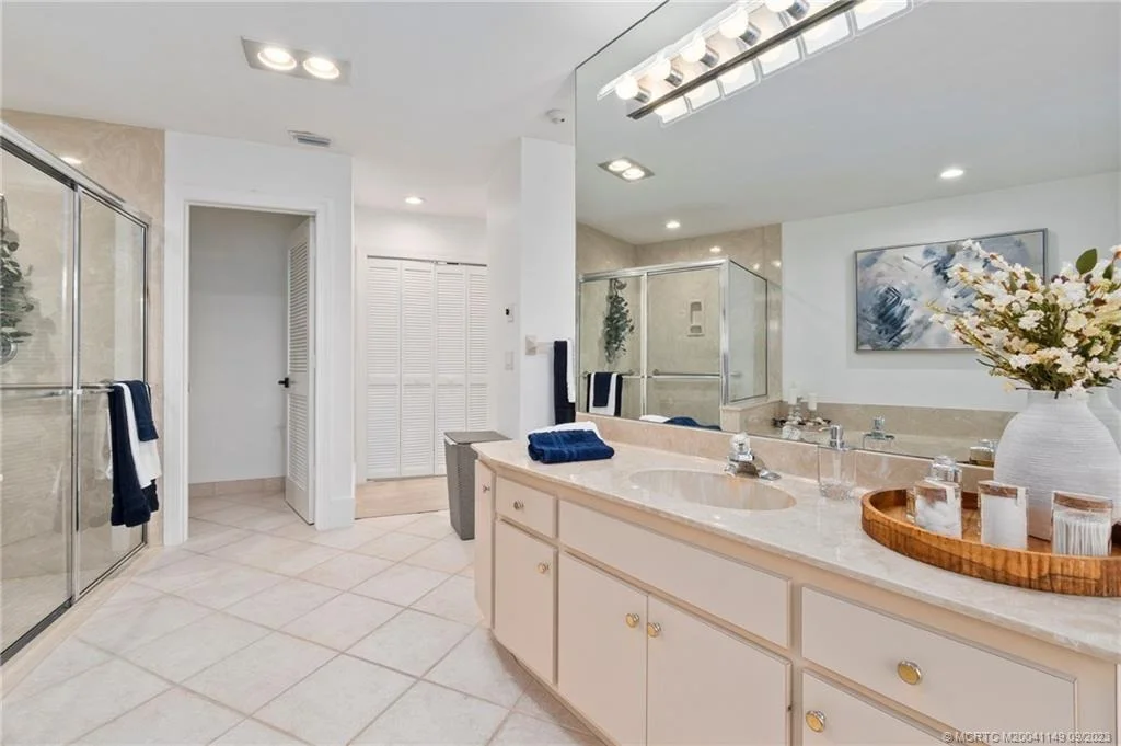 Photo of 6741 SE Harbor Circle