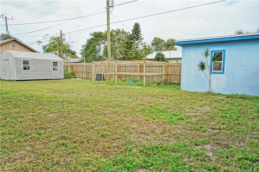 Photo of 523 SE Dolphin Drive