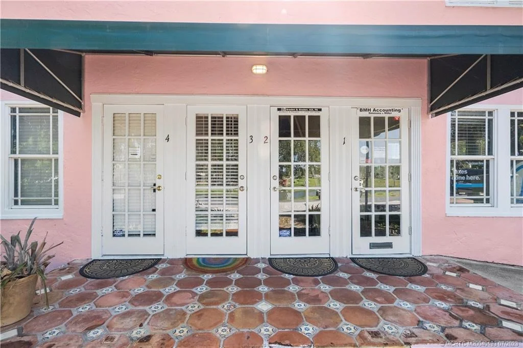 Photo of Unit 3 at 417 SE Coconut Avenue