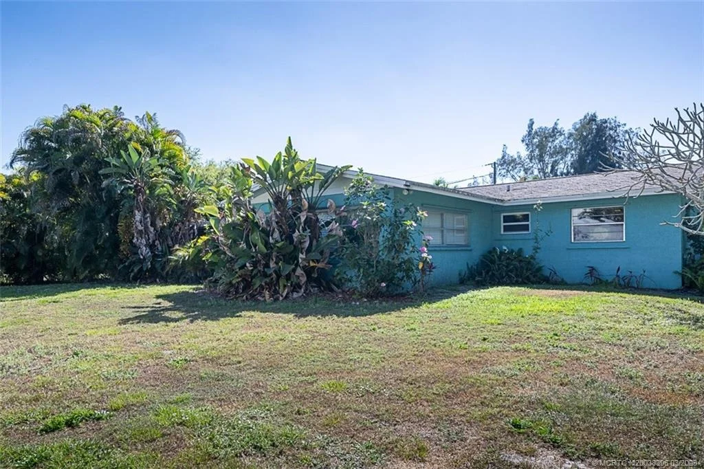 Photo of 6239 SE Lake Circle Drive