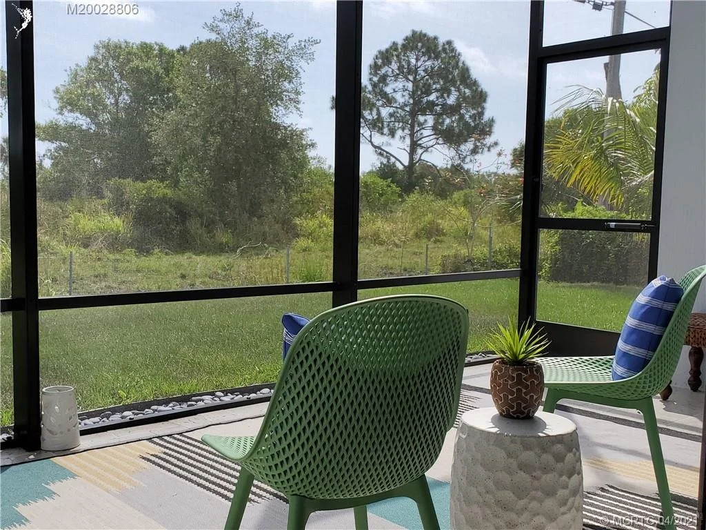 Photo of 5002 Sunset Boulevard