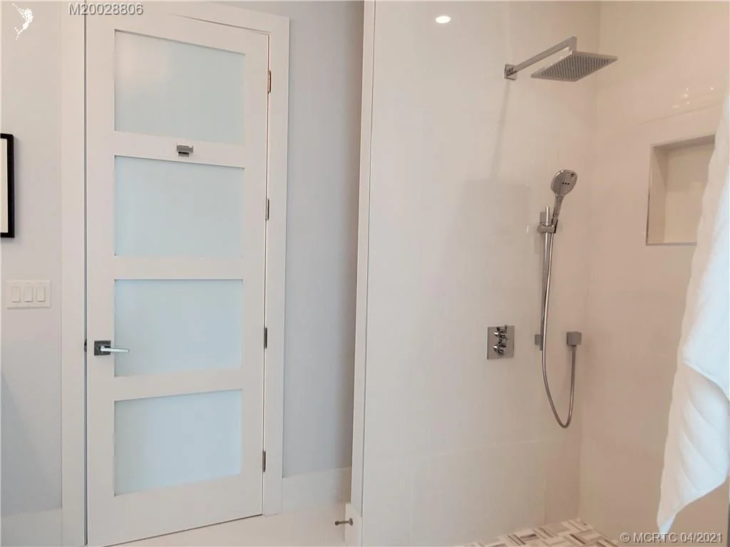 Photo of 5002 Sunset Boulevard