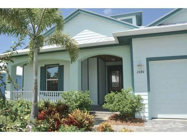 Photo of 2484 NW Hummingbird Circle