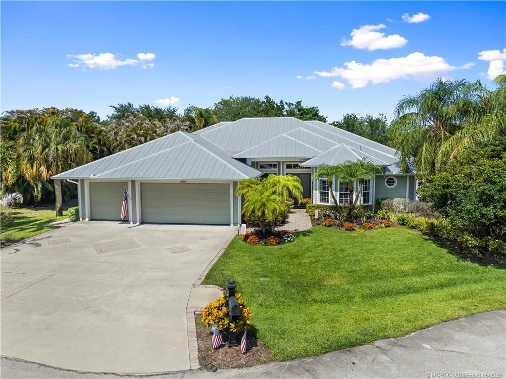Photo of 4220 SE Rainbows End