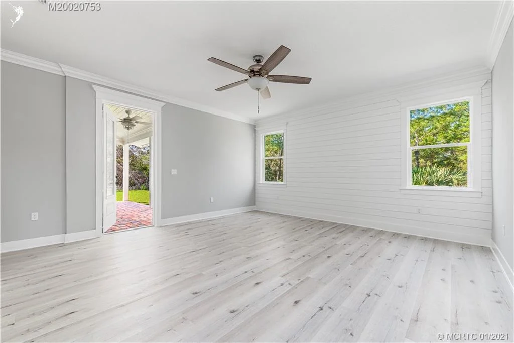 Photo of 1126 NE Post Oak Way