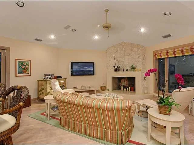 Photo of 6541 SE HARBOR Circle
