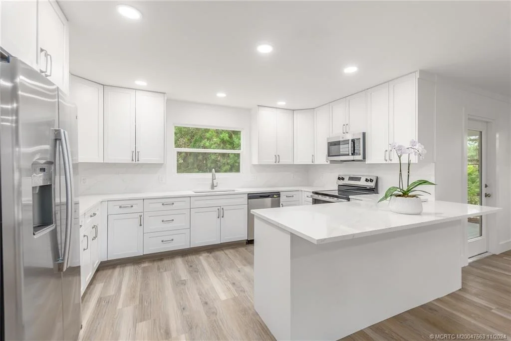 Photo of 3443 SE Narragansett Terrace