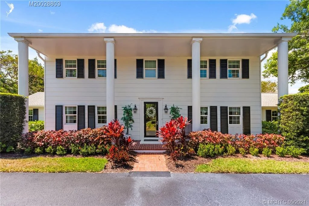Photo of 132 SE Harbor Point Drive