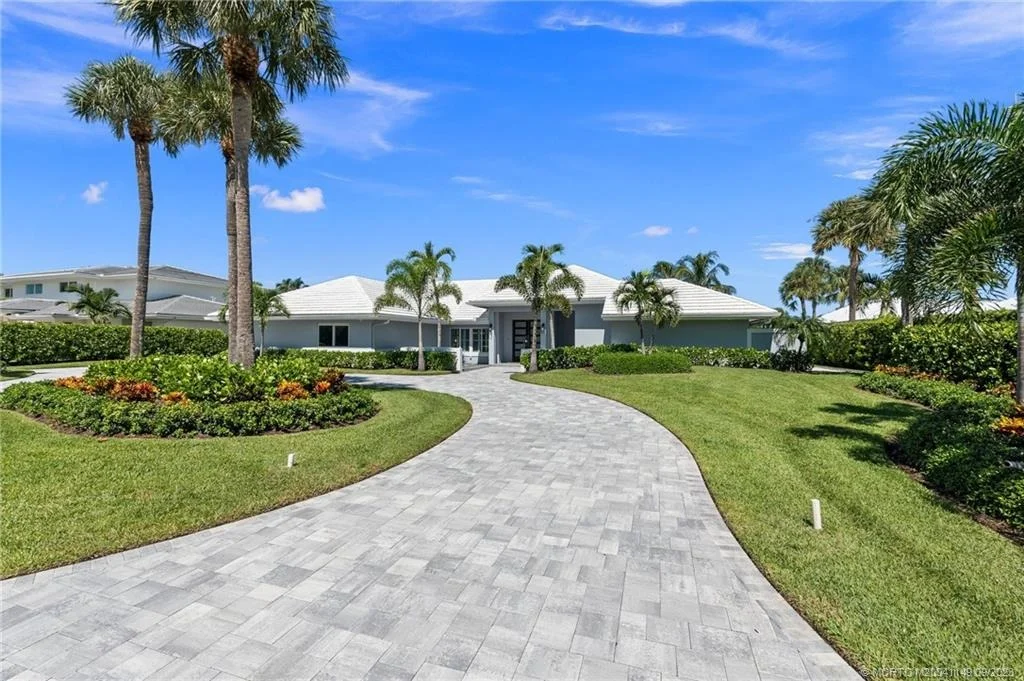 Photo of 6741 SE Harbor Circle
