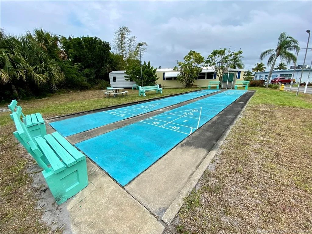 Photo of 608 Garden View Way NE