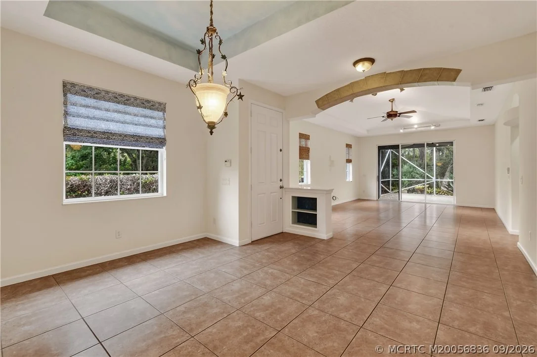 Photo of 480 NW Red Pine Way