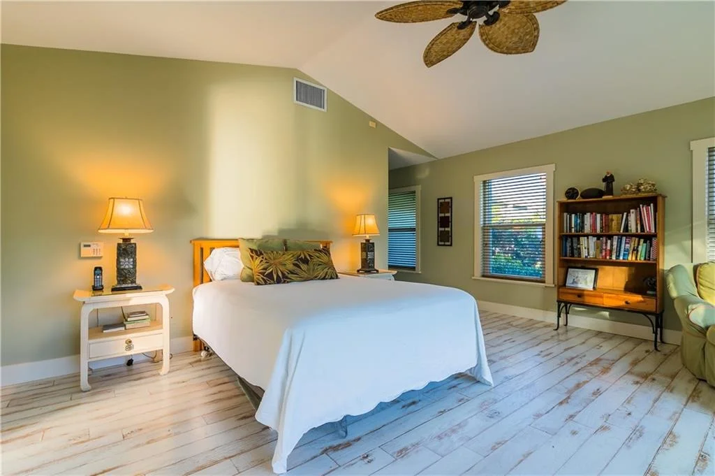Photo of 1766 NW Harbor Place