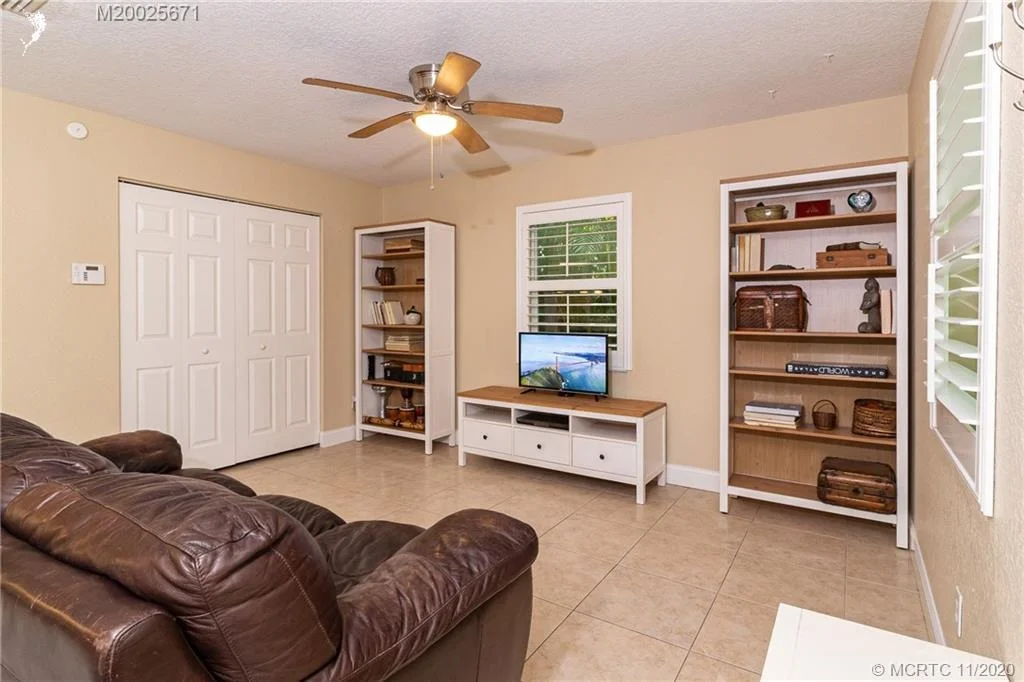 Photo of 509 SW North Riverpoint Drive