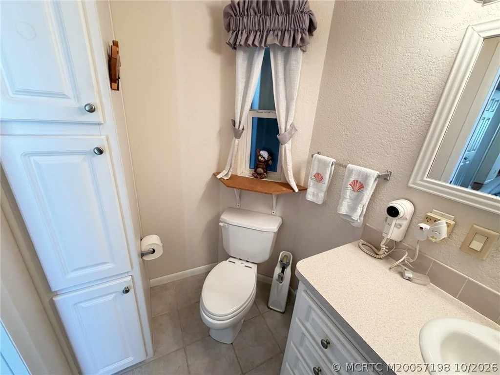 Photo of 1033 Nettles Boulevard