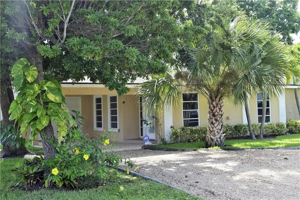 Photo of 1301 SE Pathfinder Avenue