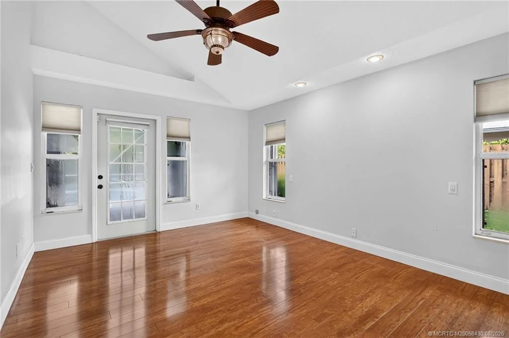 Photo of 672 SE Pin Oak Terrace