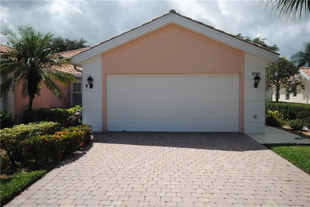 Photo of 990 SW Balmoral Trace