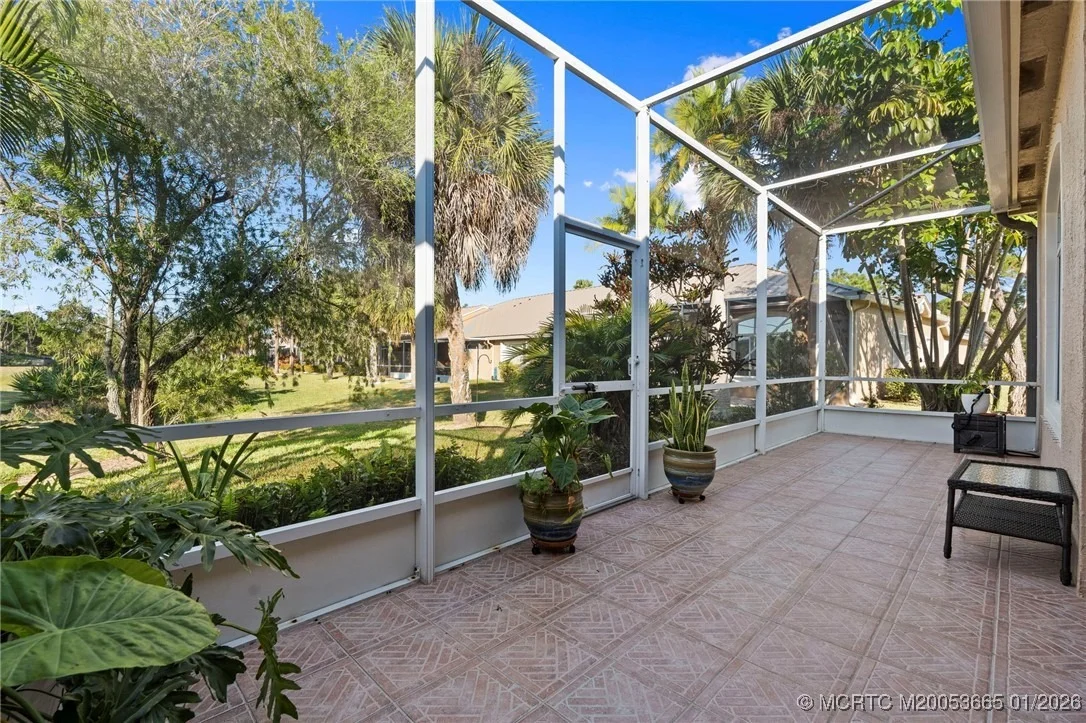 Photo of 581 NW Broken Oak Trail