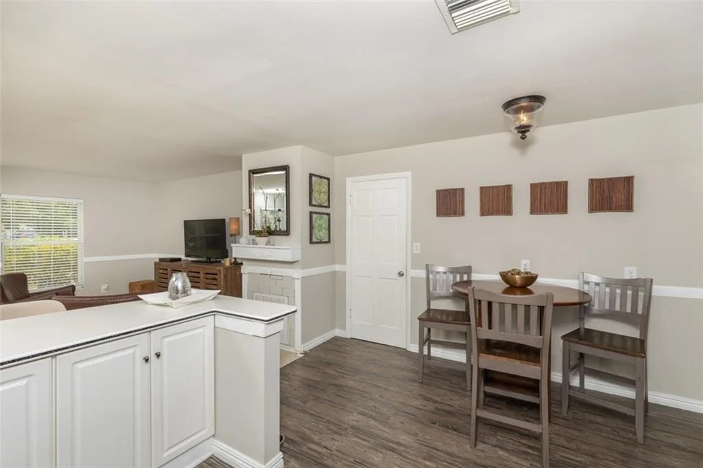 Photo of 2389 NW Sunset Boulevard