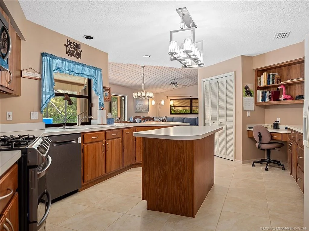 Photo of 1623 SW Gregor Way