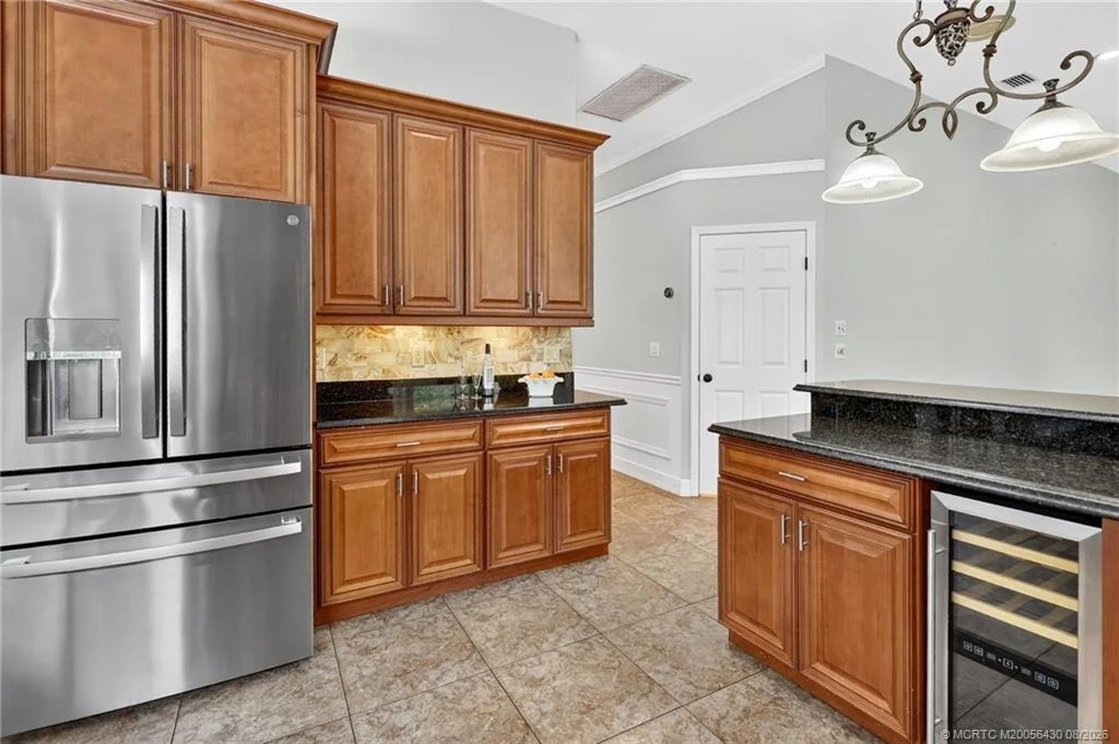 Photo of 672 SE Pin Oak Terrace