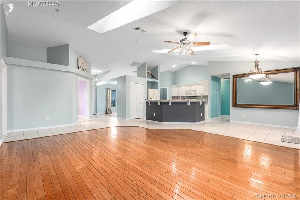 Photo of 928 SE Waterside Way