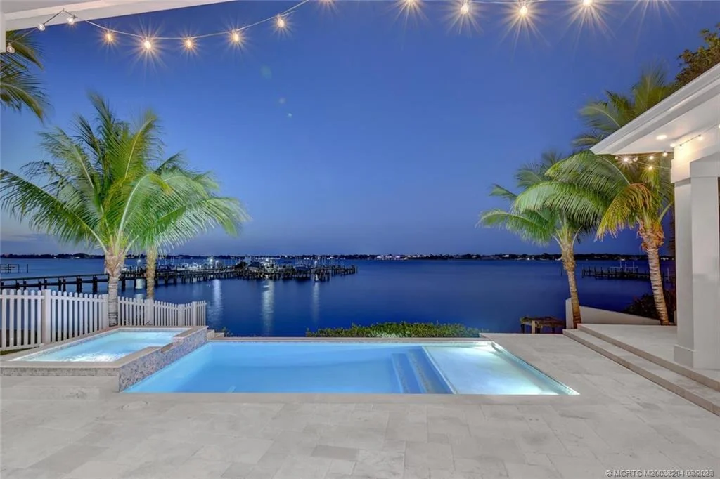 Photo of 19 SE River Lights Court