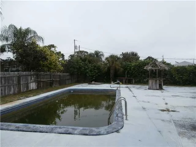 Photo of 123 W Beverly Road