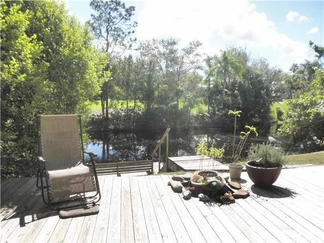 Photo of 466 SE Cardinal Trail