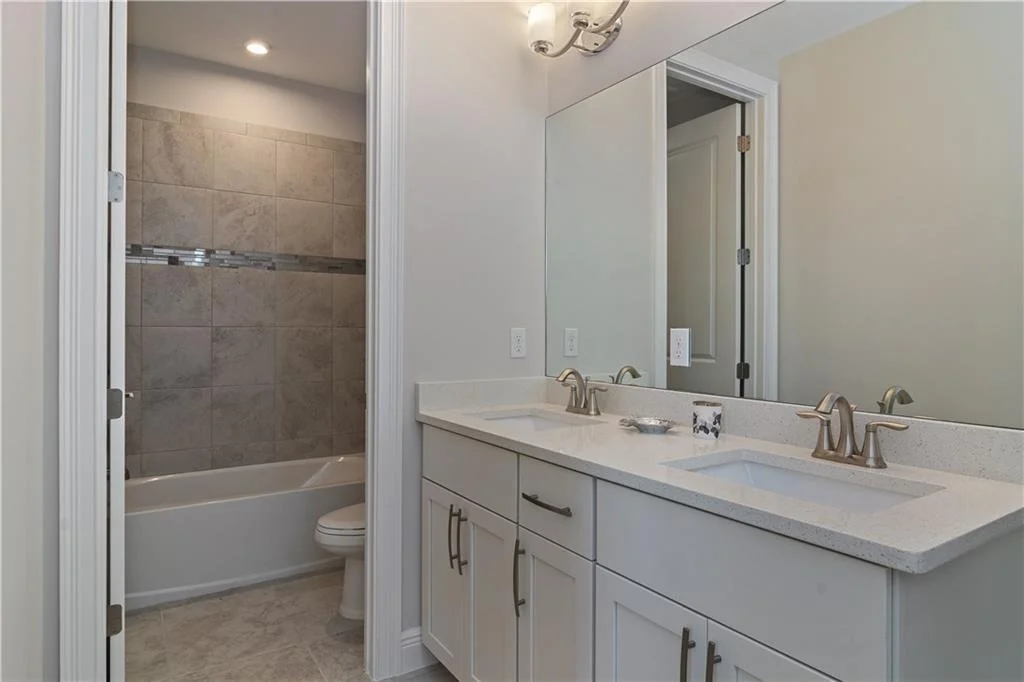 Photo of 2525 NE Evinrude Circle