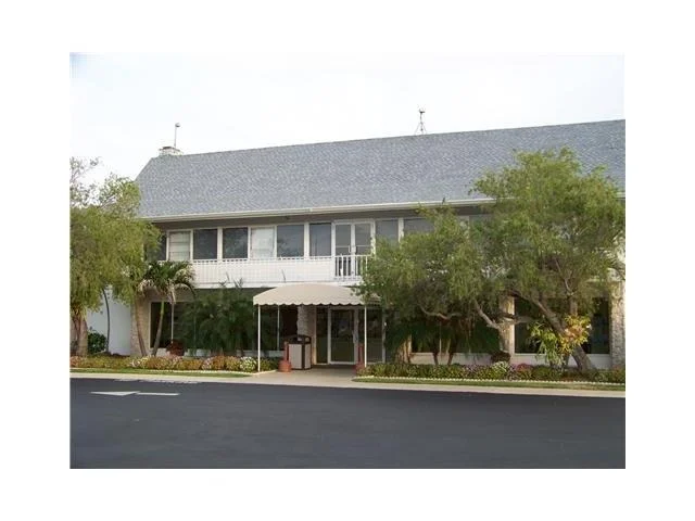 Photo of 310 Nettles Boulevard