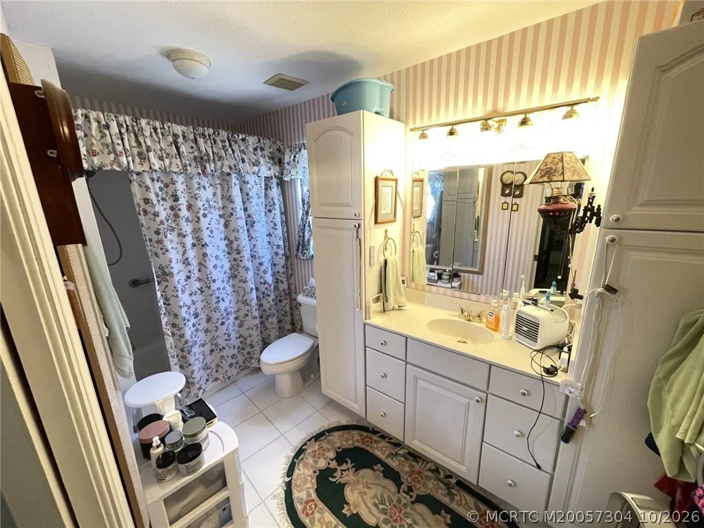 Photo of 1352 Nettles Boulevard